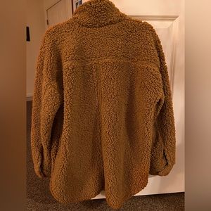 Size women’s medium Sherpa type shirt/jacket.
